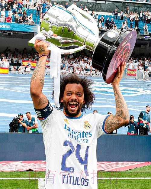 阿斯:马塞洛回归球队训练 有望入选欧冠名单 阿斯:马塞洛回归球队训练 有望入选欧冠名单