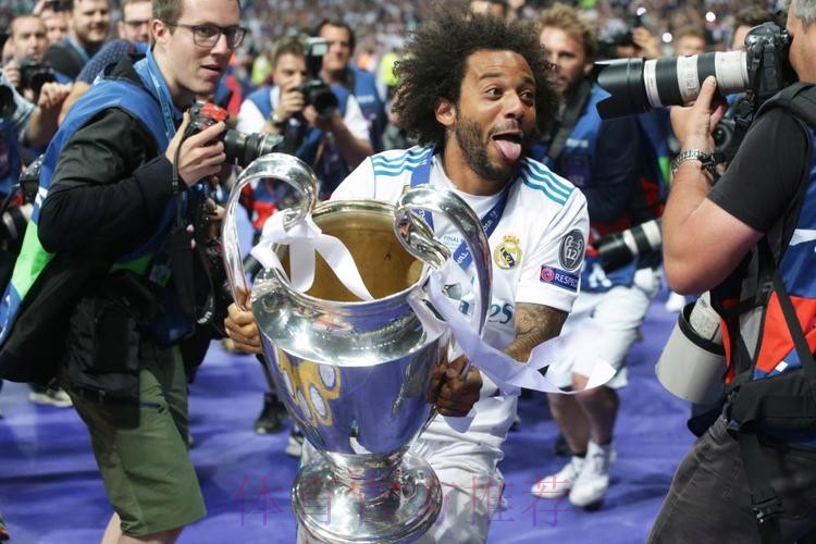 阿斯:马塞洛回归球队训练 有望入选欧冠名单 阿斯:马塞洛回归球队训练 有望入选欧冠名单